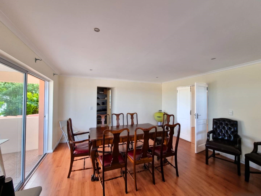 5 Bedroom Property for Sale in Chanteclair Western Cape